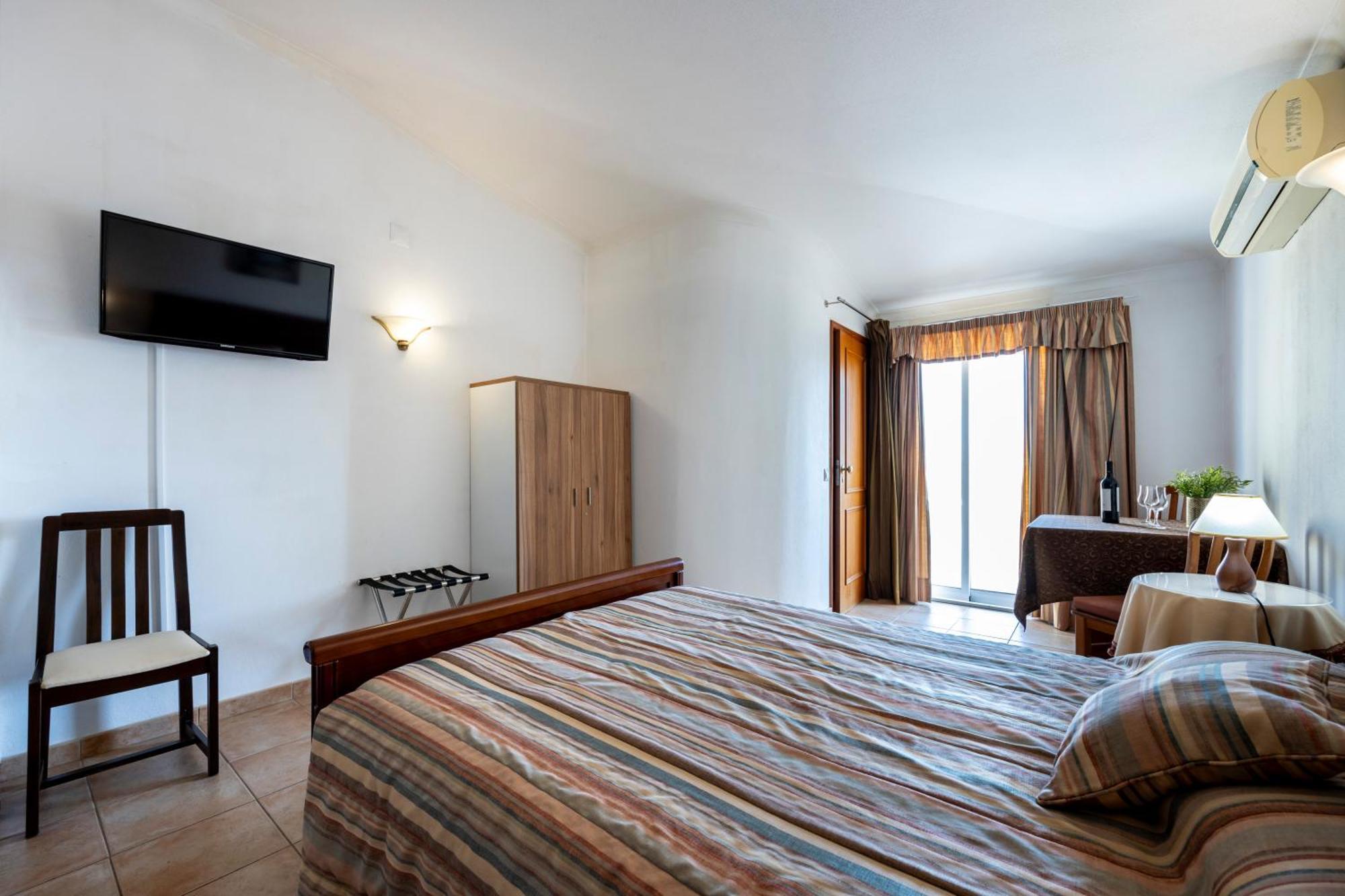 Apartamentos Mira Rio Lagos Eksteriør bilde