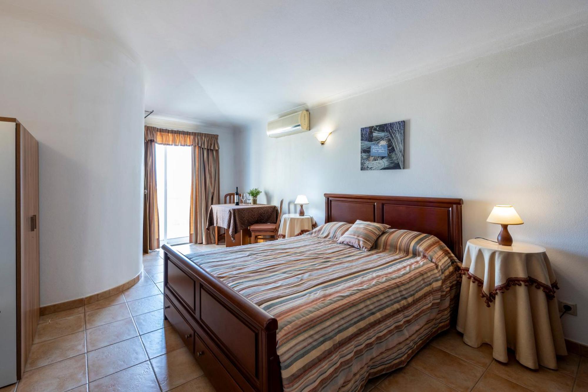 Apartamentos Mira Rio Lagos Eksteriør bilde